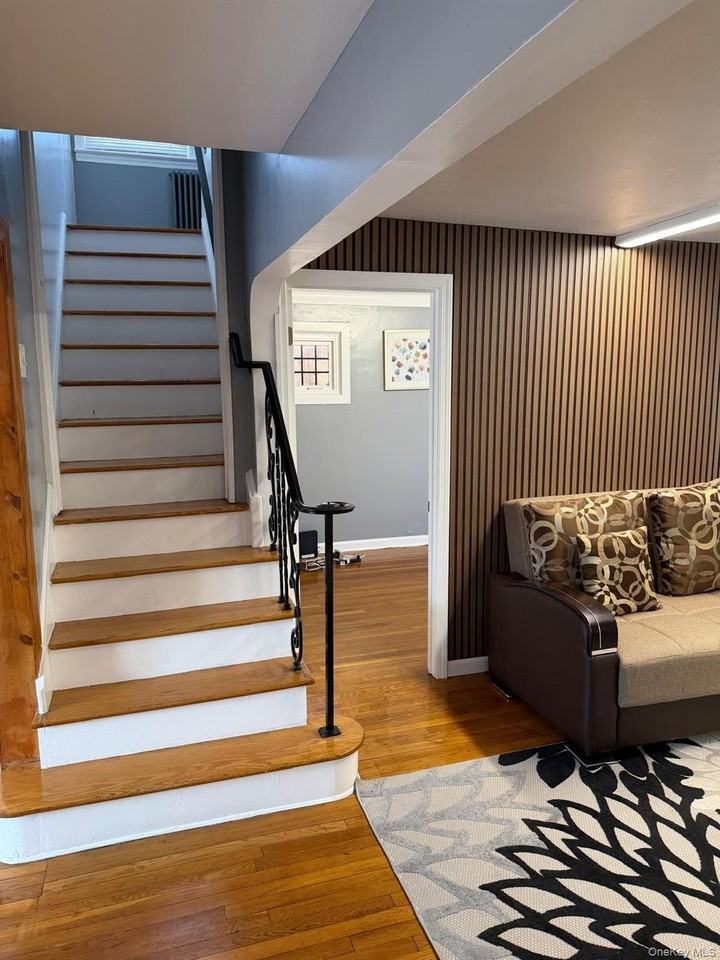 76 Shaw Ave - Photo 6 of 13