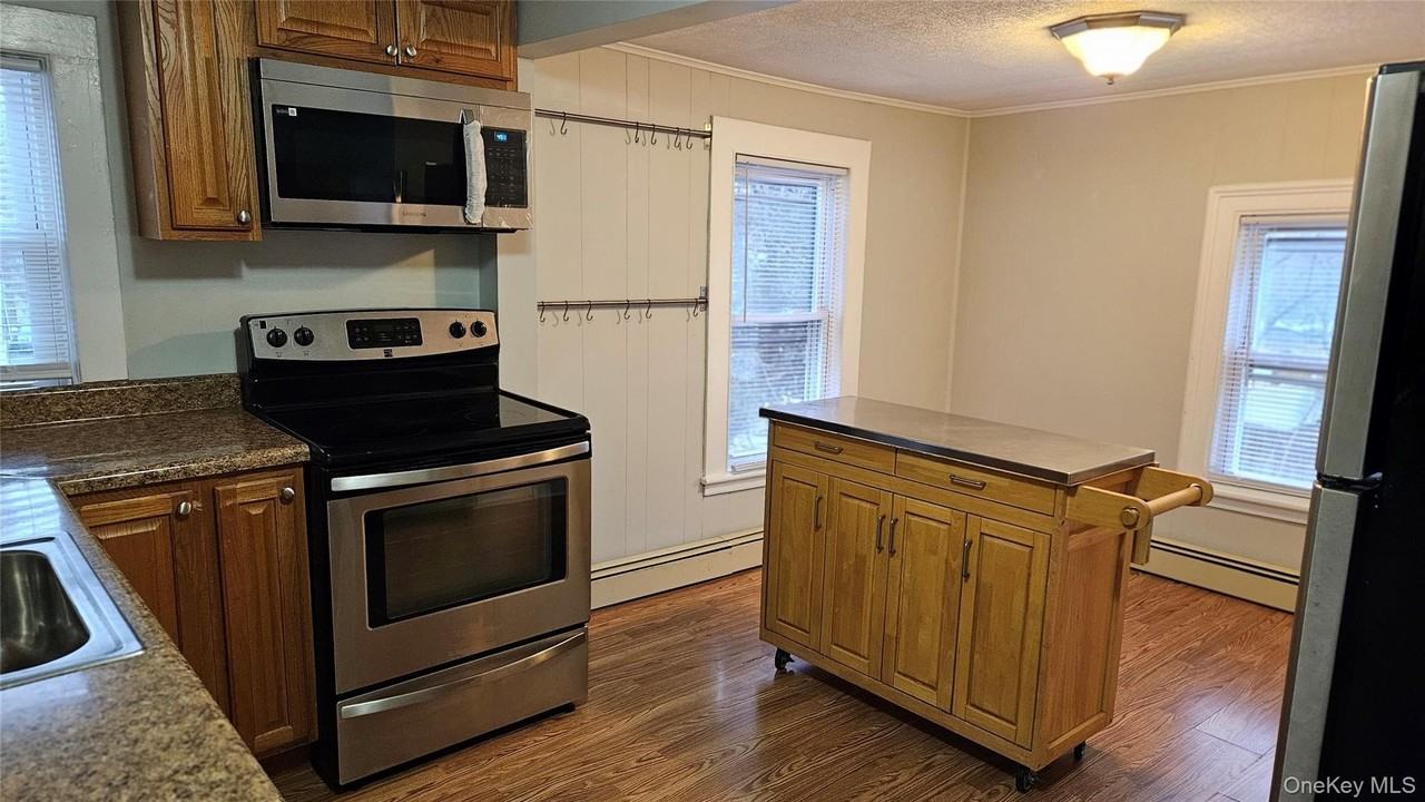 192 Main St #2 - Photo 5 of 15