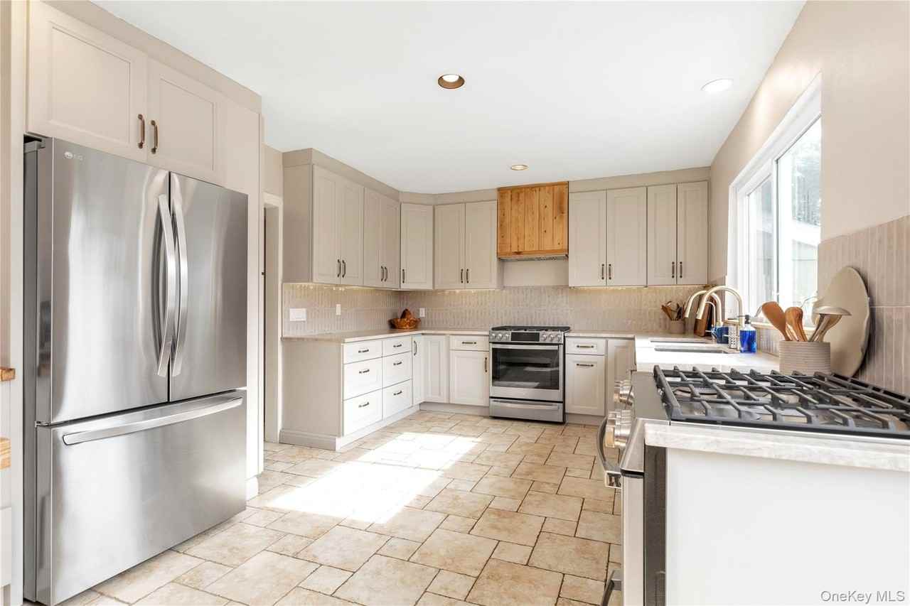 1443 Park St - Photo 7 of 23