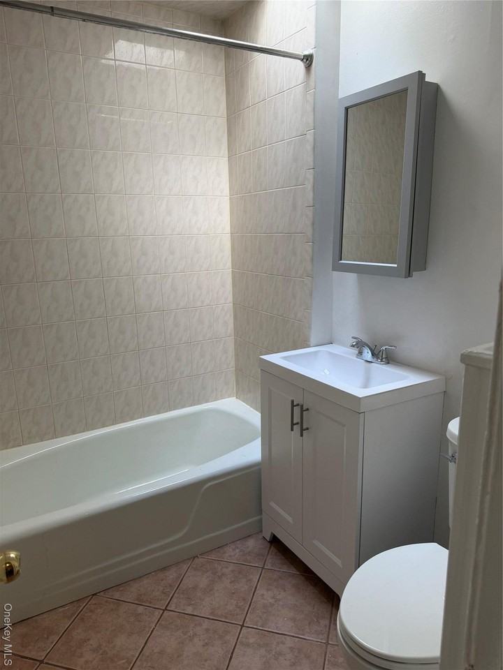 322 Jericho Tpke - Photo 6 of 9