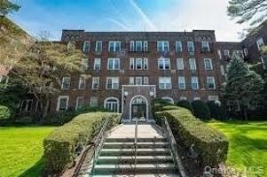 featured image of 180 Hilton Ave