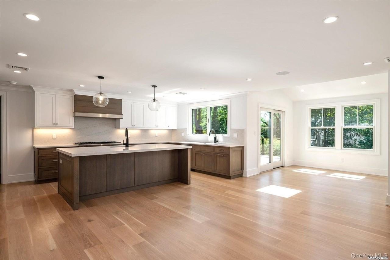 40 Hewlett Ln - Photo 5 of 35