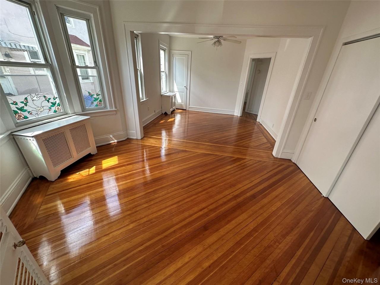 527 W Beech St Unit 1 - Photo 2 of 5