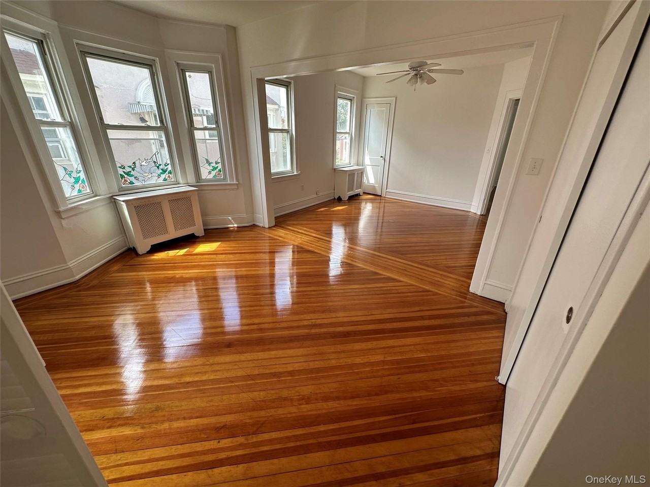 527 W Beech St Unit 1 - Photo 3 of 5