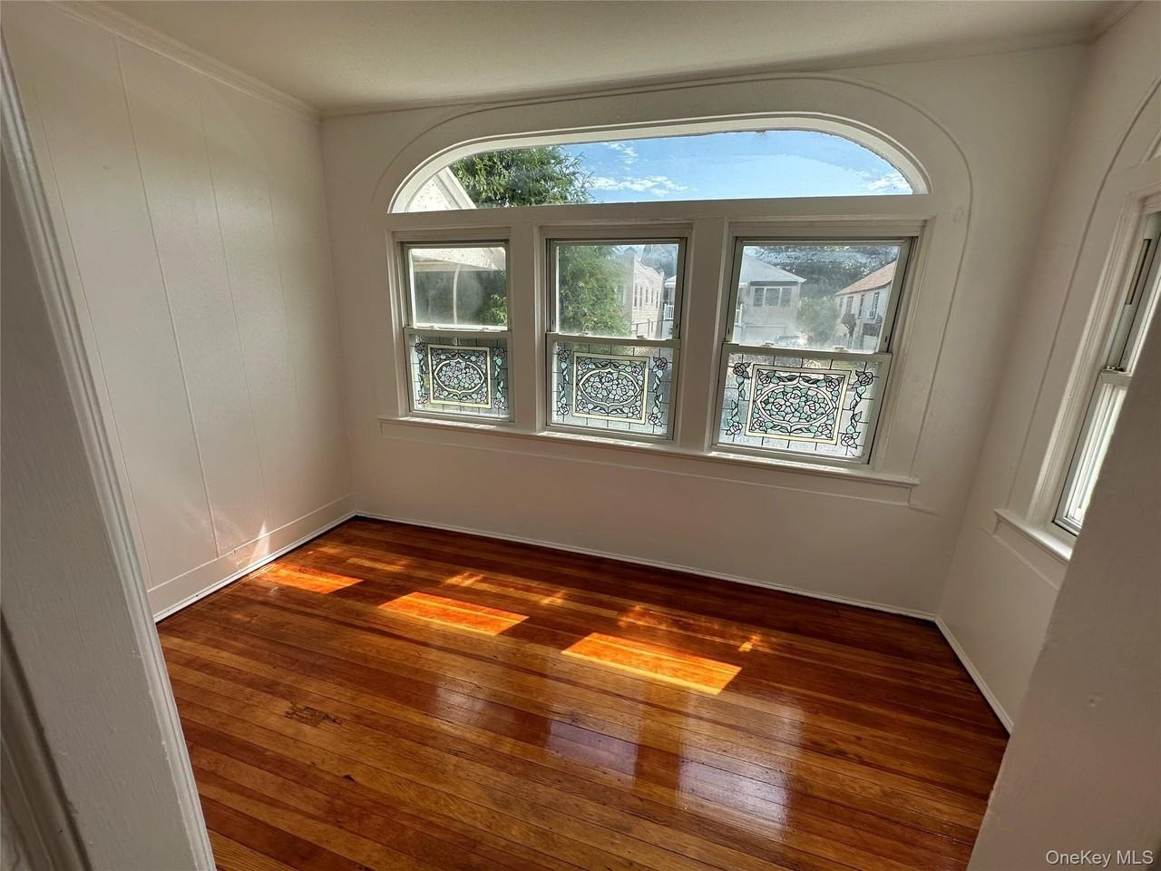 527 W Beech St Unit 1 - Photo 4 of 5