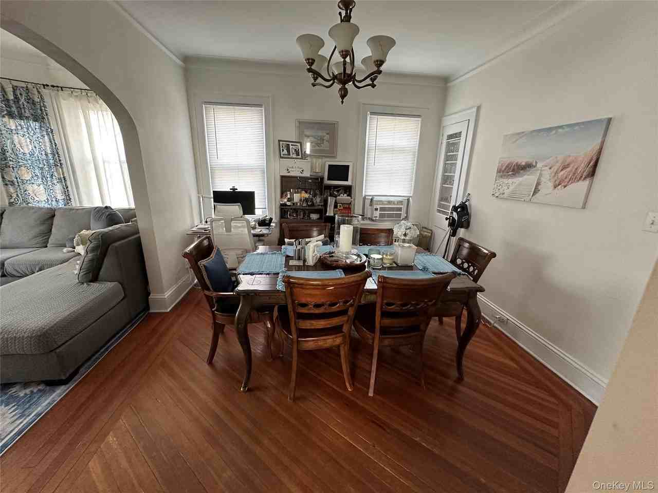 527 W Beech St Unit 1 - Photo 5 of 5