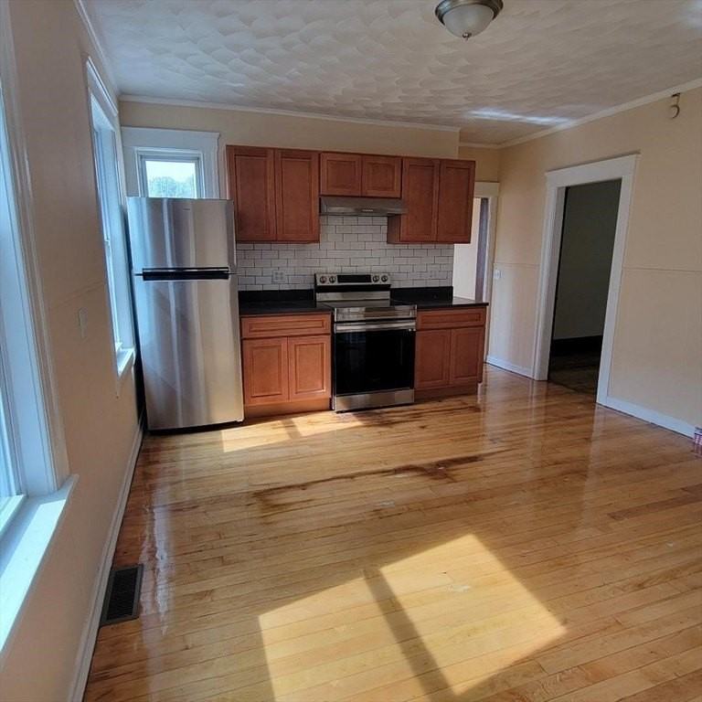 111 Rodney St Apt 1 - Photo 6 of 9