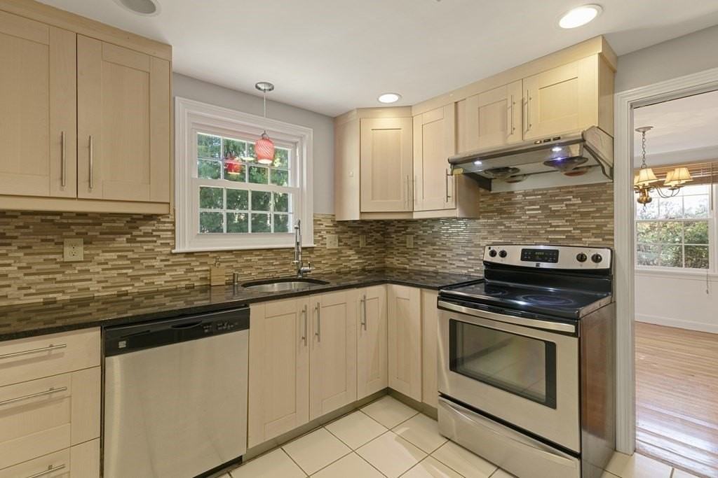 159 Bedford St Unit 159 - Photo 4 of 41