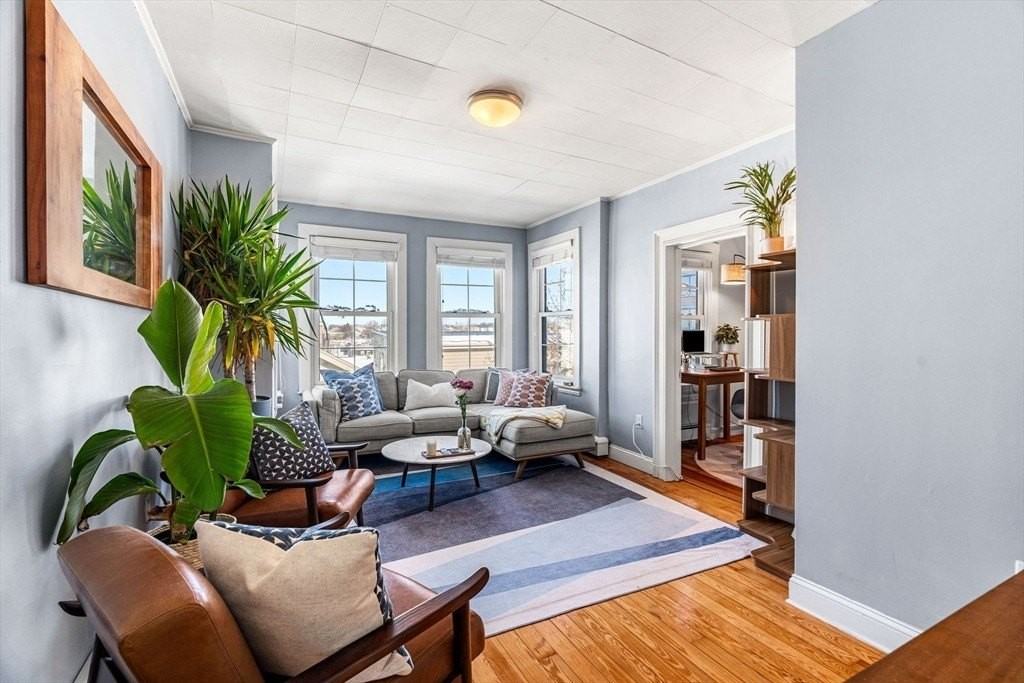 87 Condor St Unit 2 - Photo 5 of 16