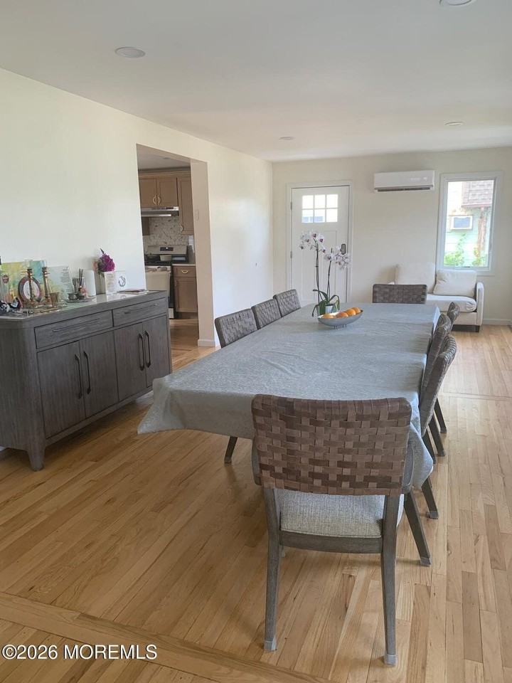 988 Elizabeth Ter - Photo 3 of 17