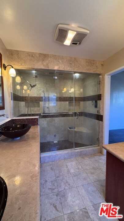 4127 W 176th St - Photo 5 of 8