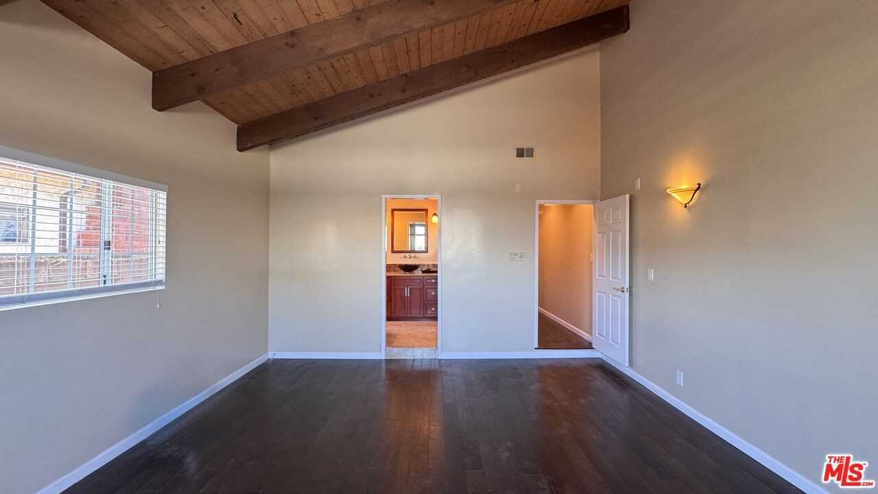 4127 W 176th St - Photo 6 of 8