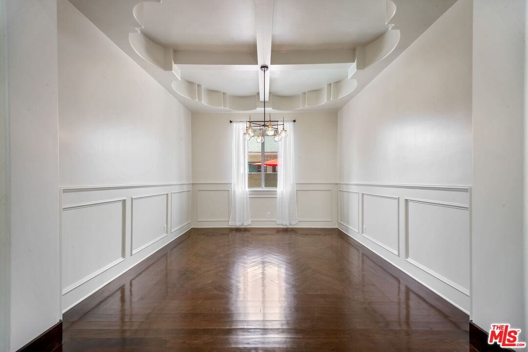 2901 Oak Ave - Photo 2 of 8