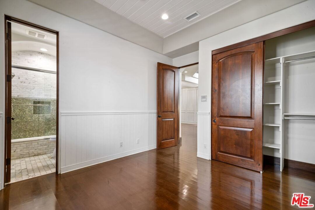 2901 Oak Ave - Photo 3 of 8