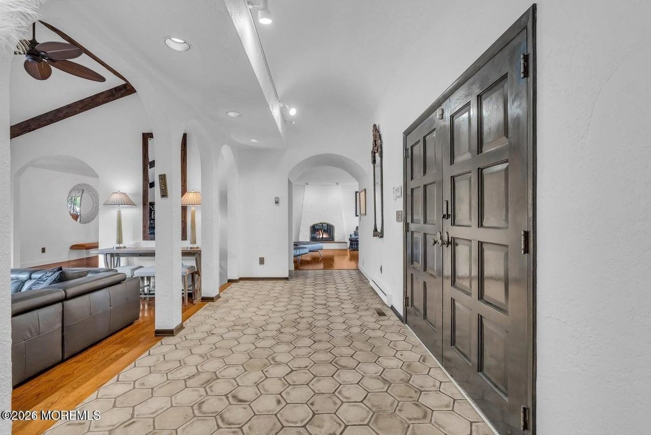 36 Muncy Dr - Photo 3 of 38