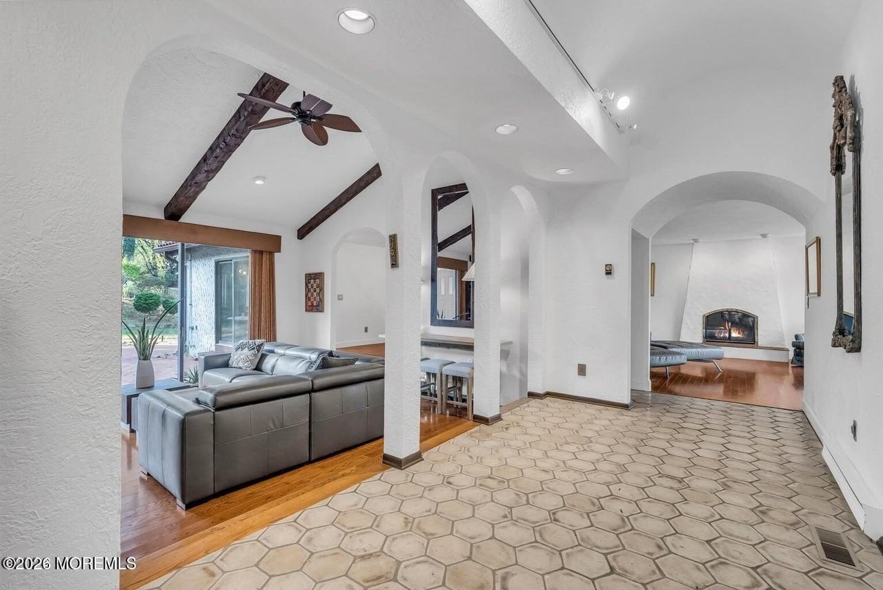 36 Muncy Dr - Photo 4 of 38