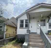 featured image of 11 Saint Peters Pl Unit 2