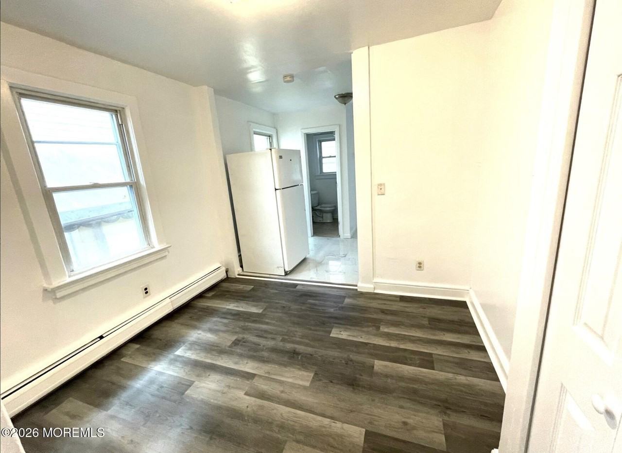 11 Saint Peters Pl Unit 2 - Photo 5 of 10