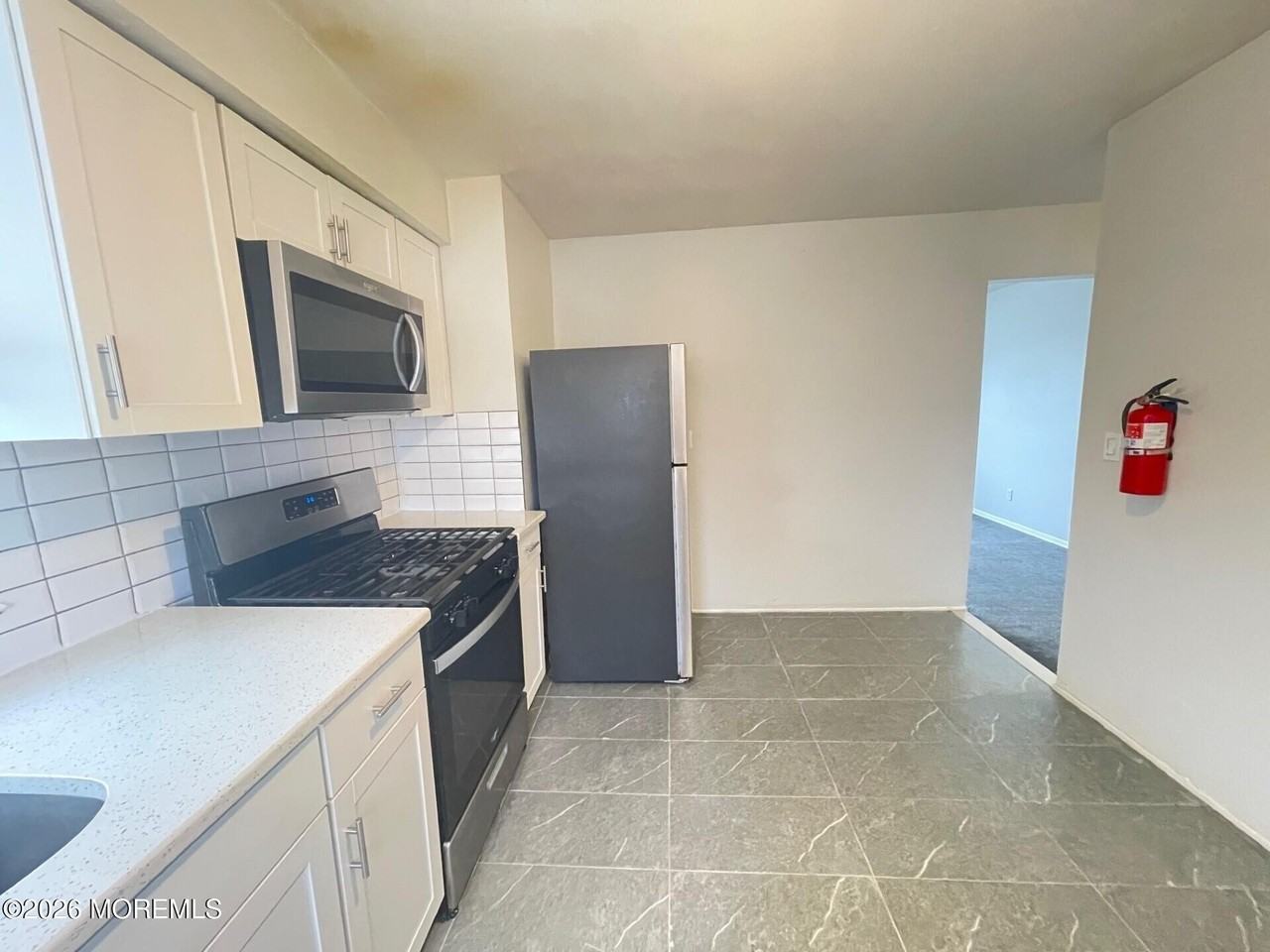 73 Park Ave - Photo 2 of 8