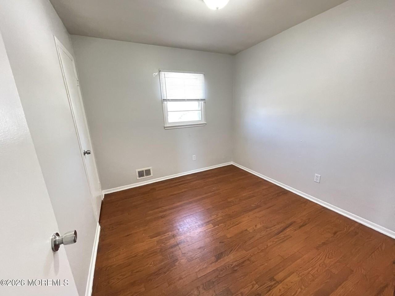 73 Park Ave - Photo 7 of 8