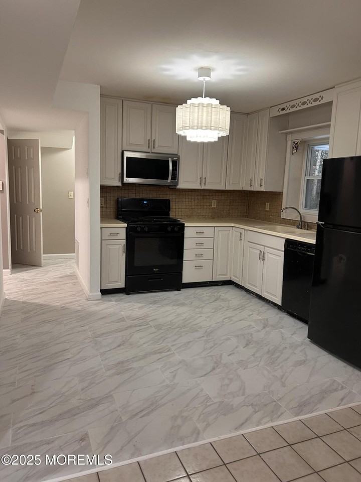 823 Bowman Rd - Photo 6 of 27