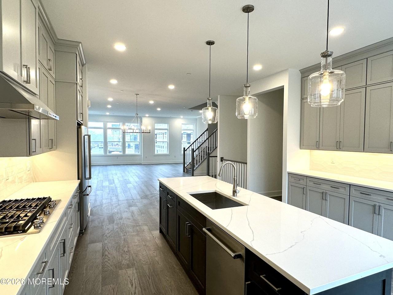 50 Augustus Dr - Photo 7 of 27