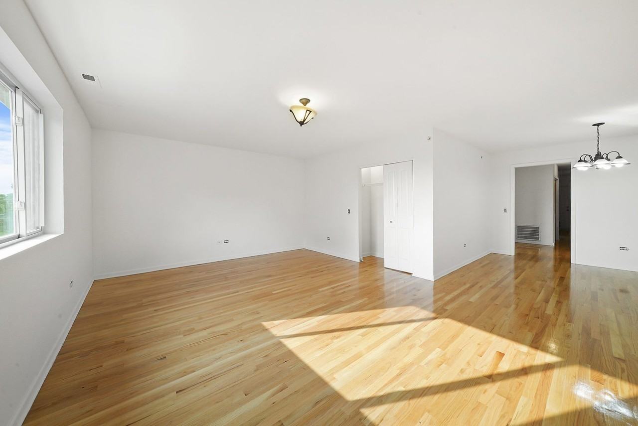 13906 Central Park Ave Apt 2n - Photo 2 of 21