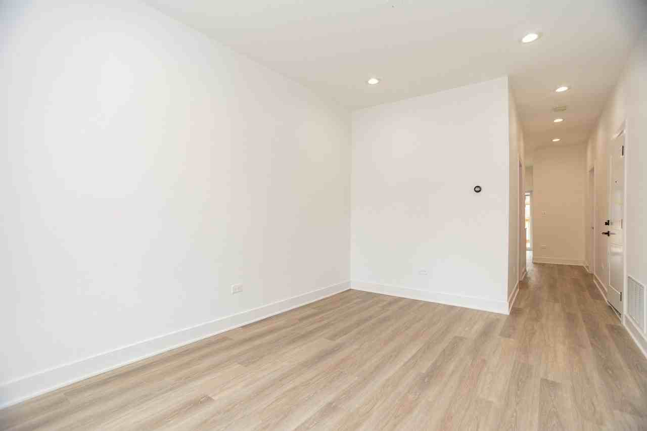 1723 W Pierce Ave Unit 2 - Photo 4 of 16