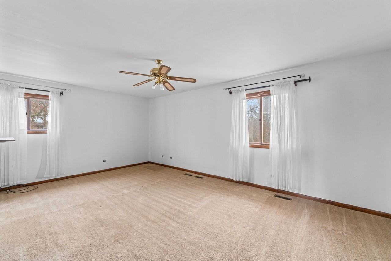 2 Wild Cherry Ln - Photo 6 of 26