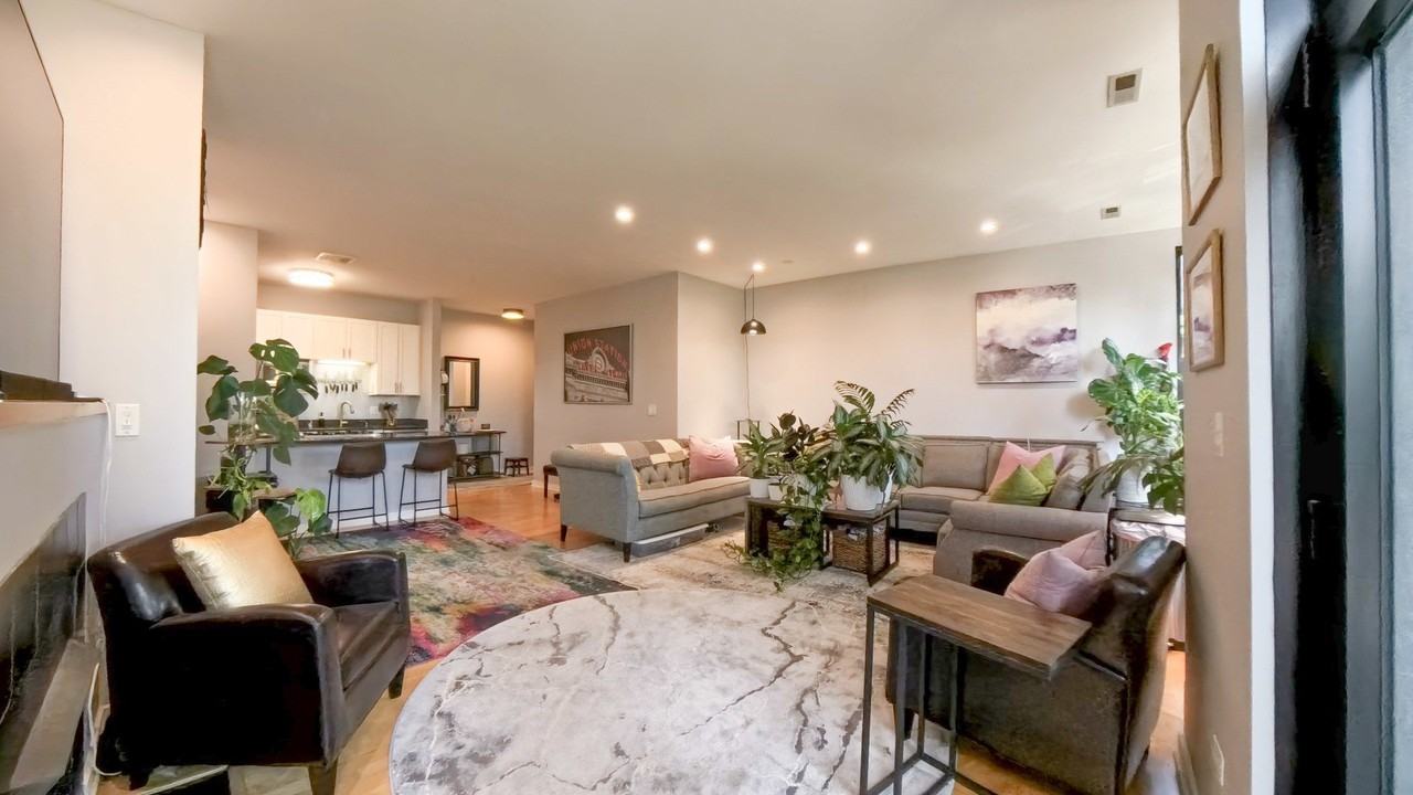 1601 S Halsted St Apt 202 - Photo 3 of 14