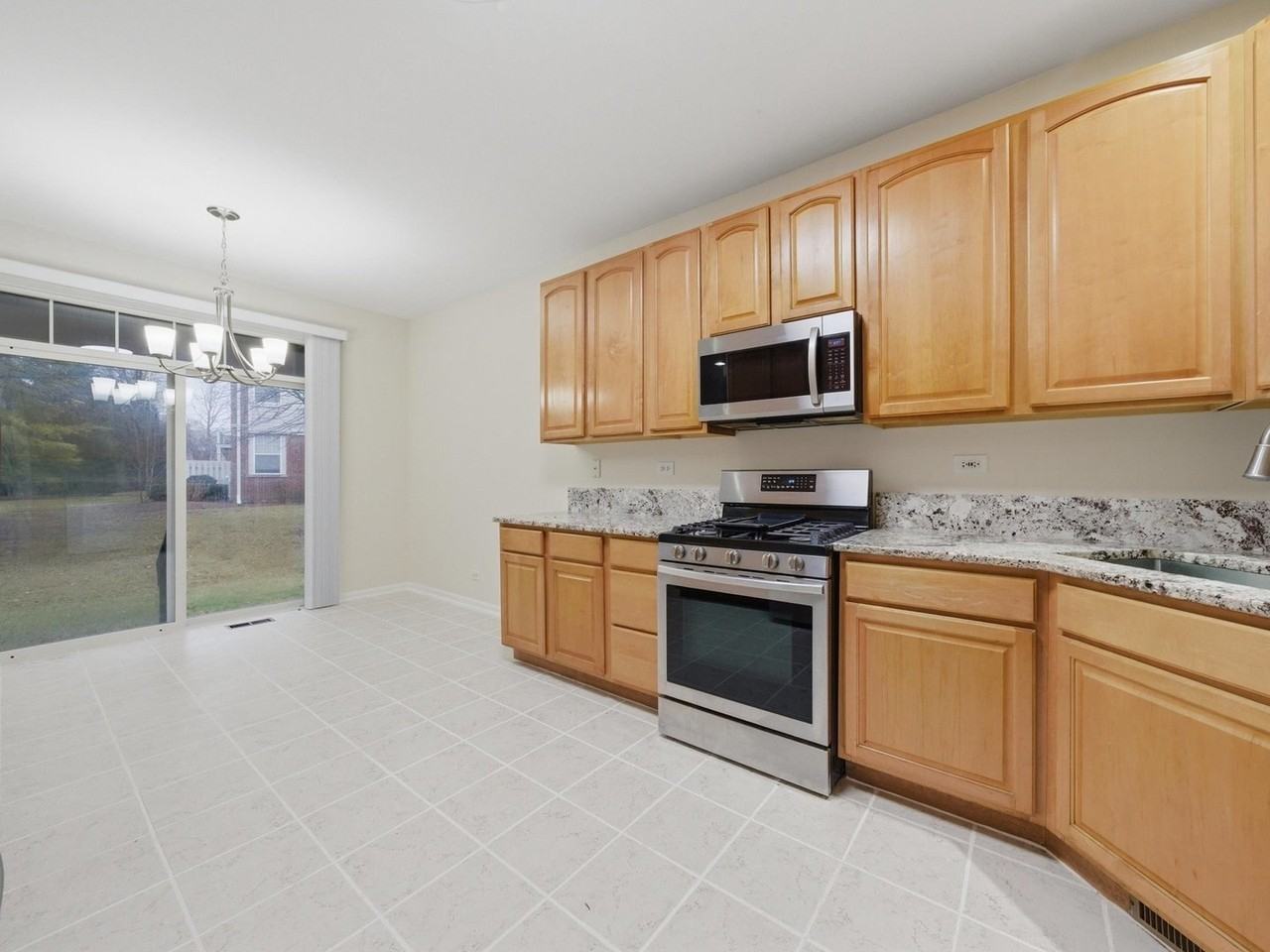 399 Pine Lake Cir Unit 399 - Photo 6 of 38