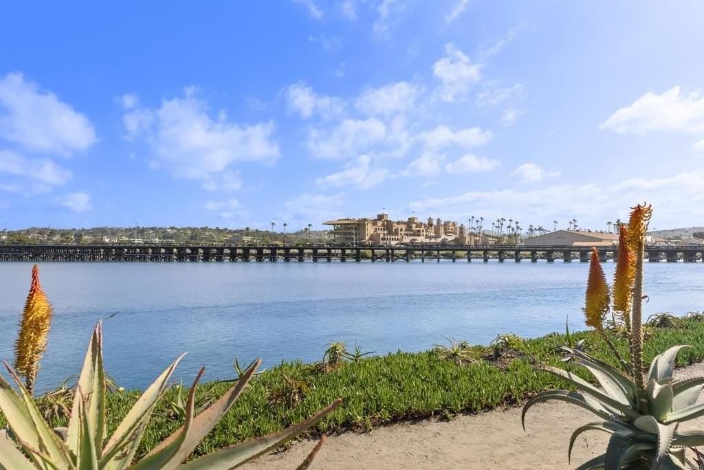 2923 Sandy Pointe #8 - Photo 3 of 16