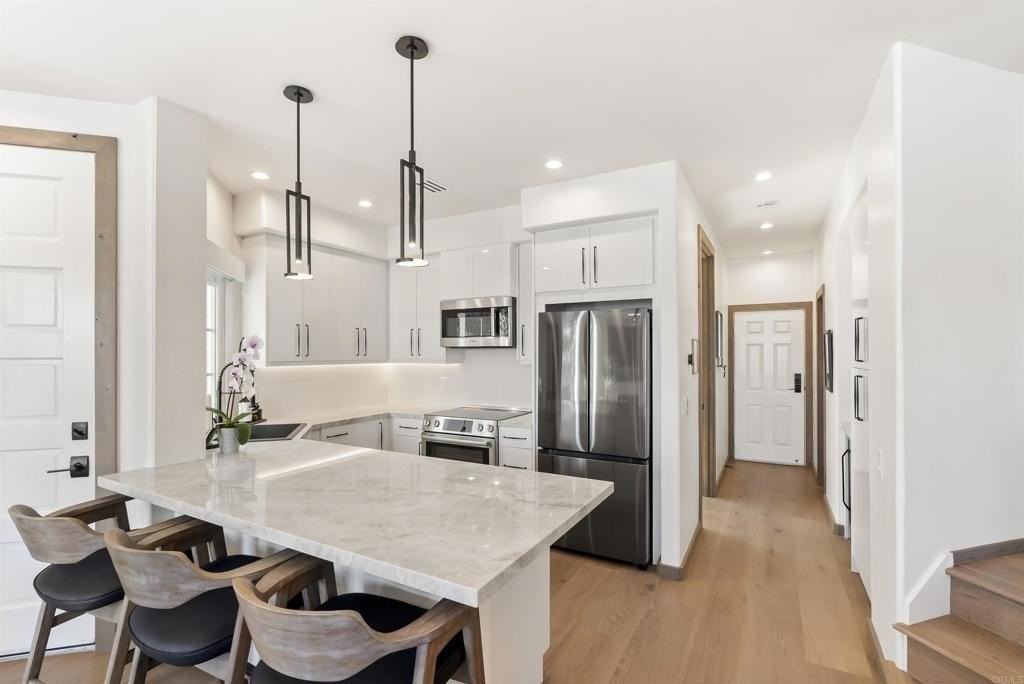 2923 Sandy Pointe #8 - Photo 5 of 16