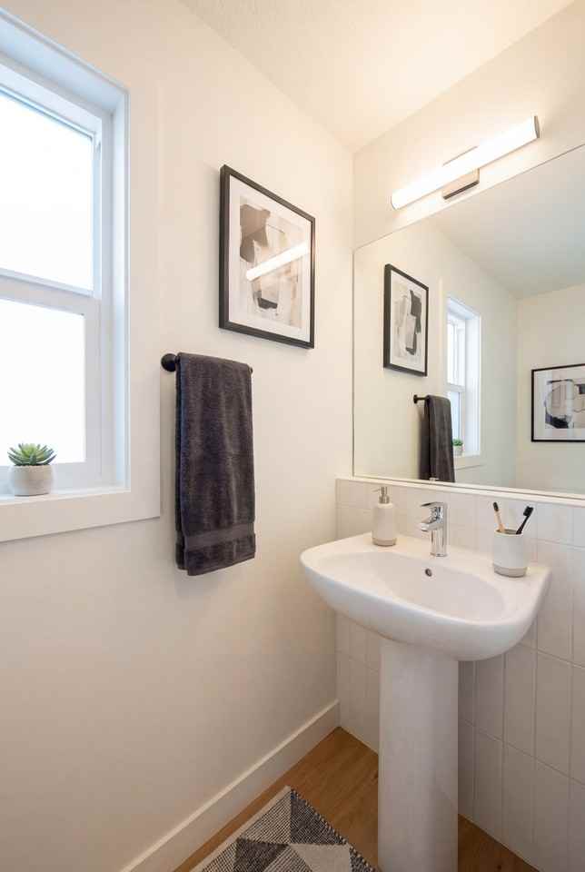 Inglewood 8 Plex - Photo 6 of 25