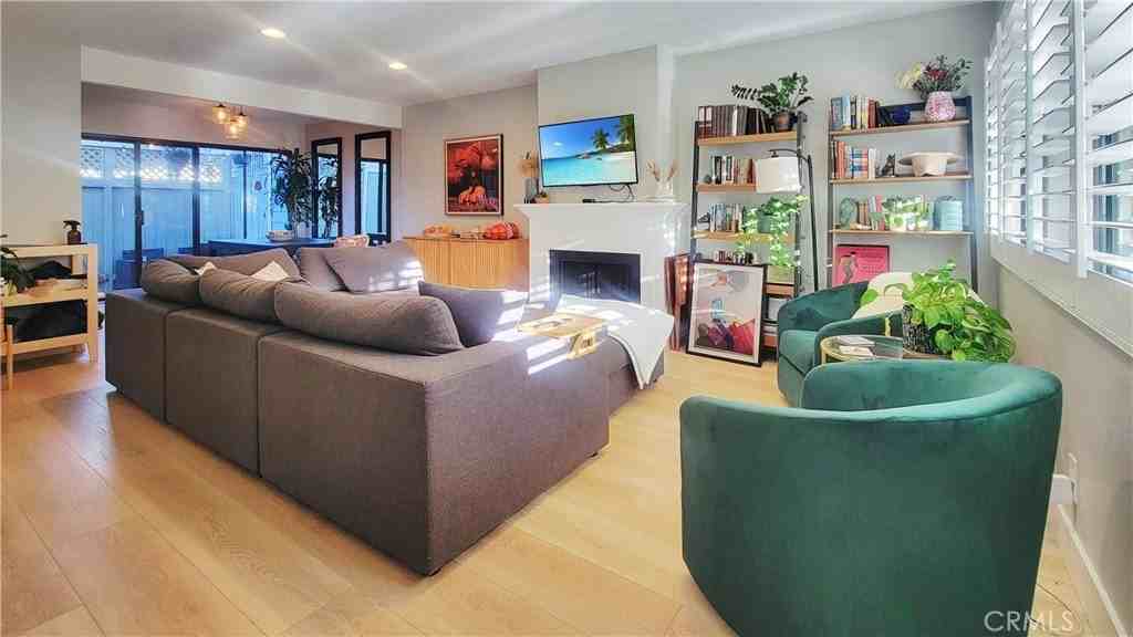 15 Northwind Ct #40 - Photo 3 of 21