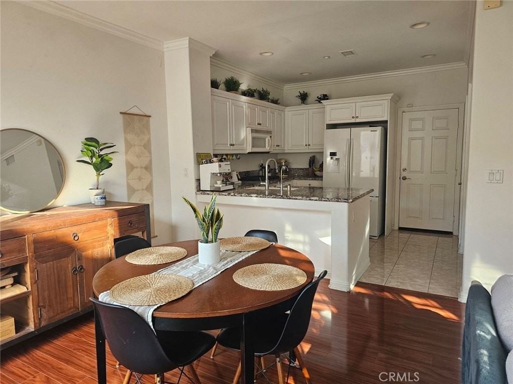 140 Paseo Vis - Photo 6 of 13