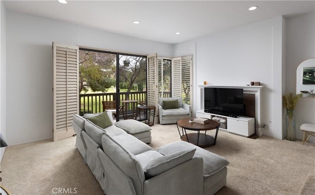 9 Flores - Photo 7 of 31