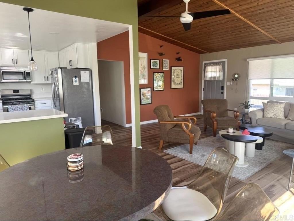 2610 Glebe Rd - Photo 3 of 8