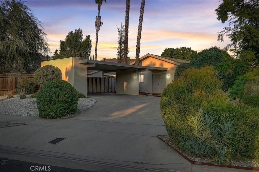 5030 Kensington Way - Photo 2 of 18