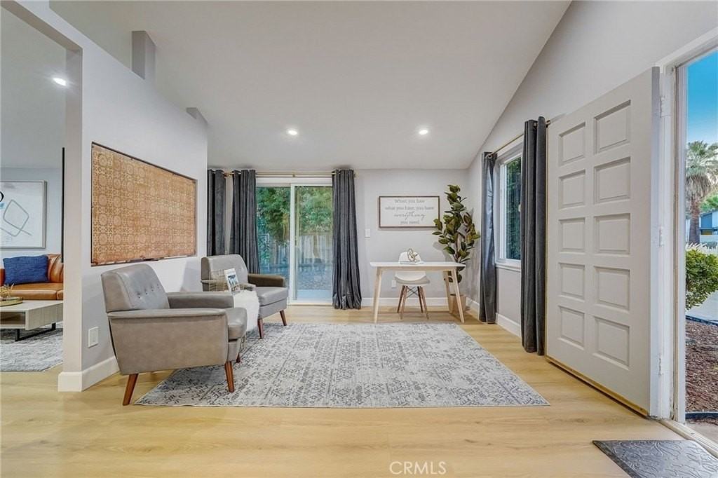 5030 Kensington Way - Photo 5 of 18