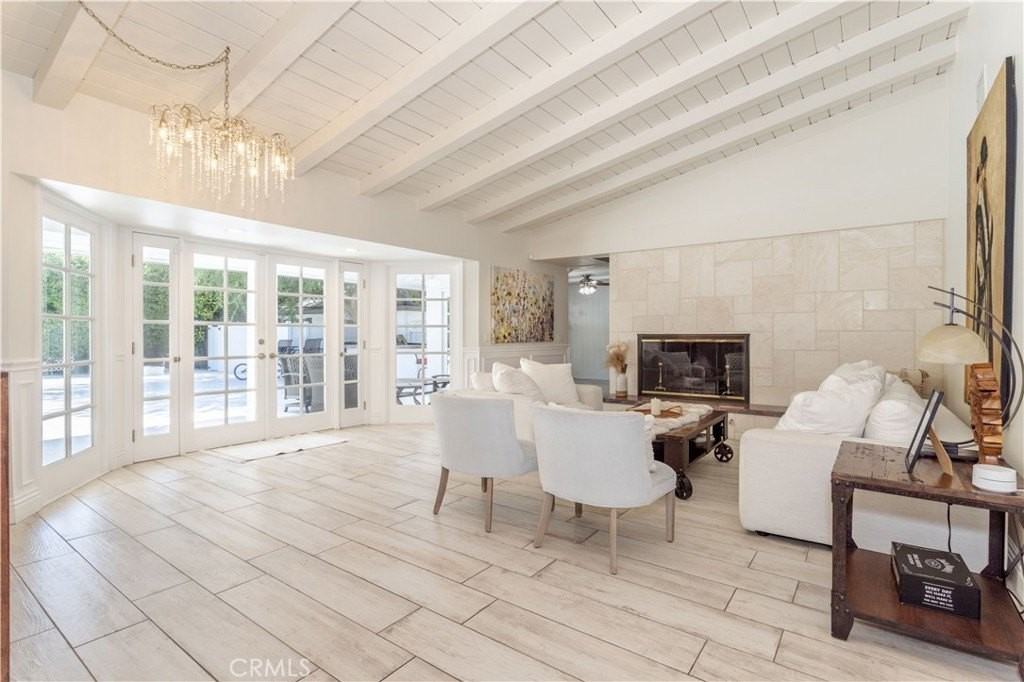 19308 Lemarsh St - Photo 4 of 34