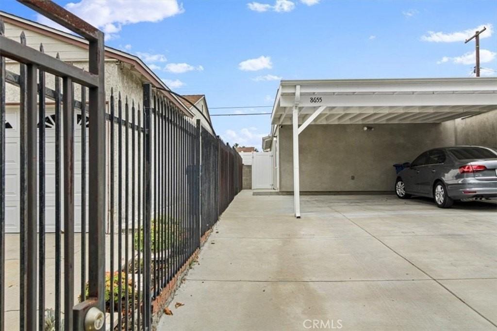 8655 Ranchito Ave - Photo 4 of 33