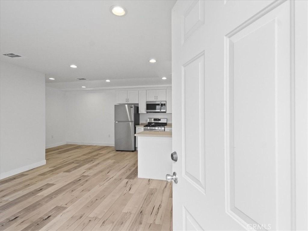 8655 Ranchito Ave - Photo 6 of 33