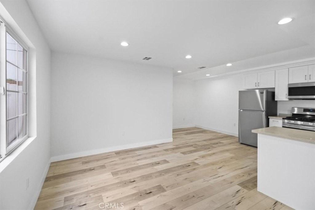 8655 Ranchito Ave - Photo 7 of 33