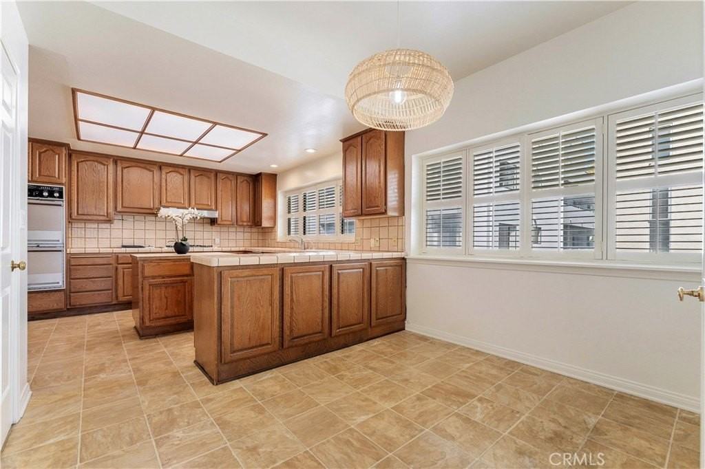 1567 Westholme Ave #4A - Photo 5 of 20