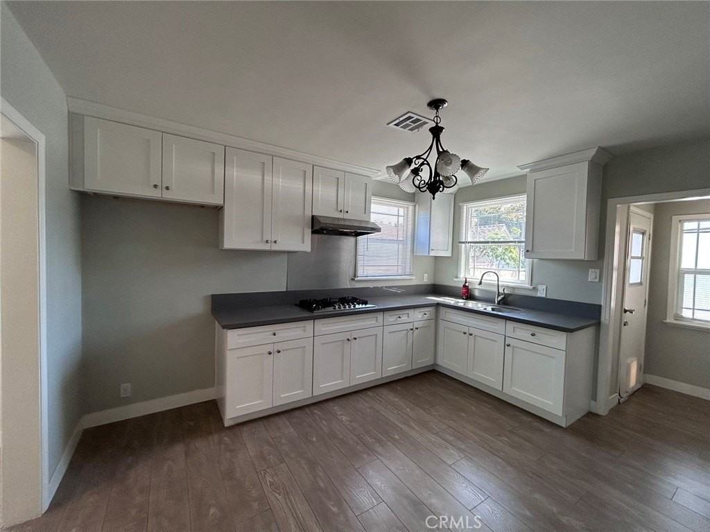 5452 Loma Ave #A - Photo 2 of 10