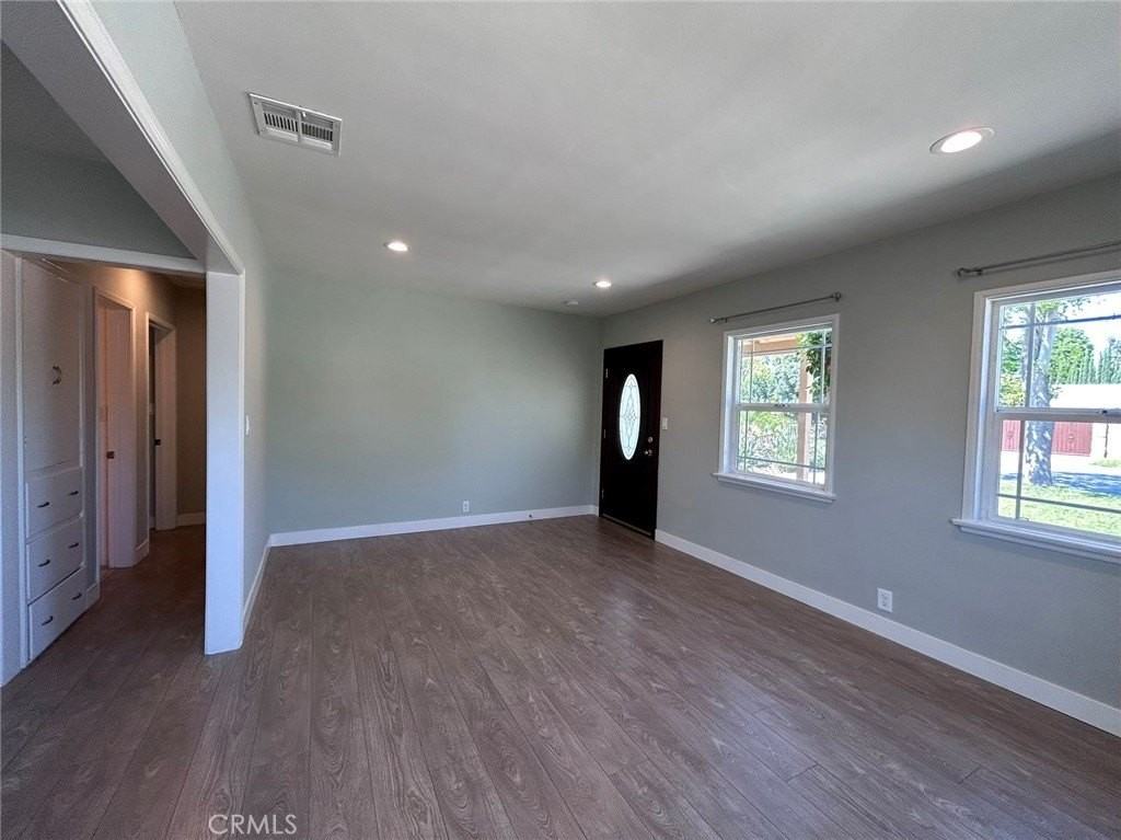 5452 Loma Ave #A - Photo 5 of 10