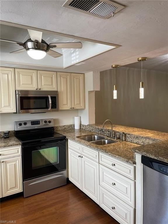 2385 Naples Trace Cir #106 - Photo 4 of 16