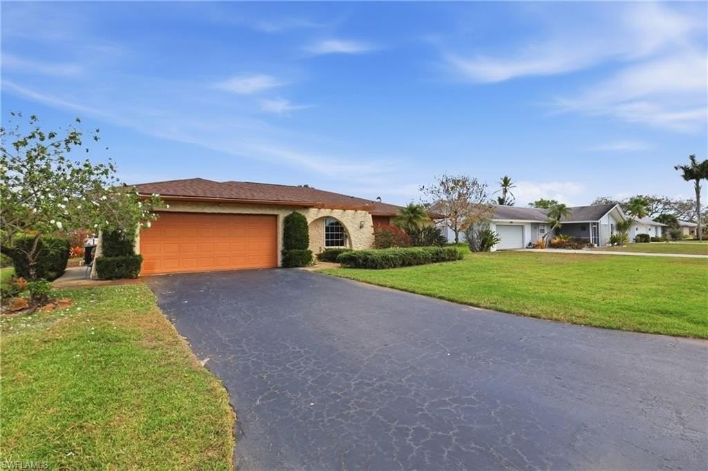 135 Pebble Beach Blvd - Photo 2 of 37