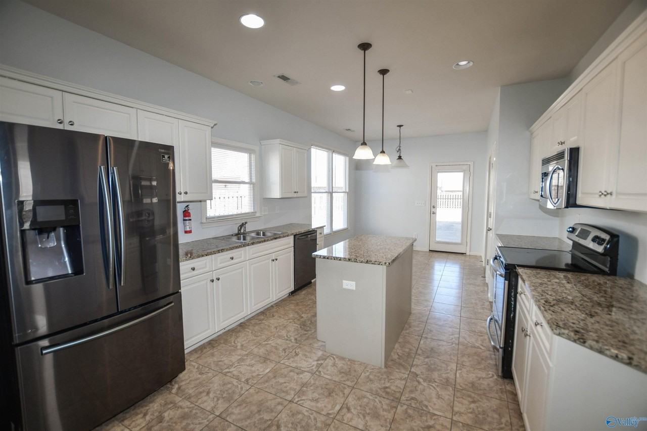 703 River Landing Blvd Sw - Photo 7 of 28